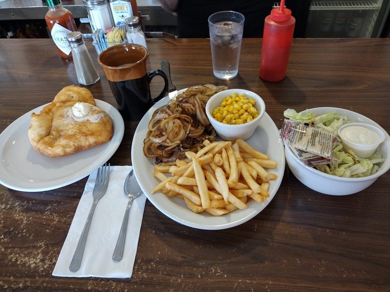Merritt's Country Cafe food